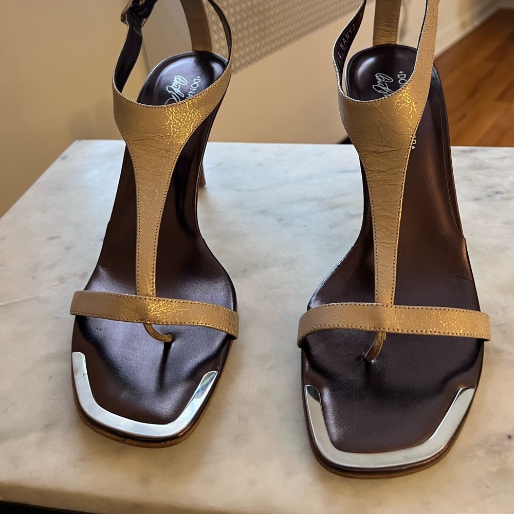 Donald Pliner heels - great condition!